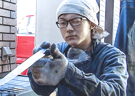 堺打刃物 鍛冶職人 奥上 祐介 | 明日への扉 by アットホーム