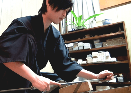 【専用】刀剣御手入用品　桐箱(二段)入　(未使用、新品)　黒田刀剣研磨処 日本刀 真田六文 銭黒拵 大刀 模造刀 鑑賞用 刀 日本製 侍 サムライ 剣